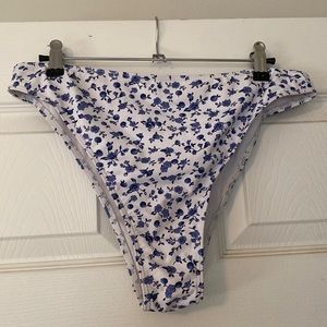 Bikini bottoms white with blue flower detailing